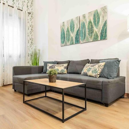 3Br Apartment With Parking And Patio In The Center By Rems Малага Екстериор снимка