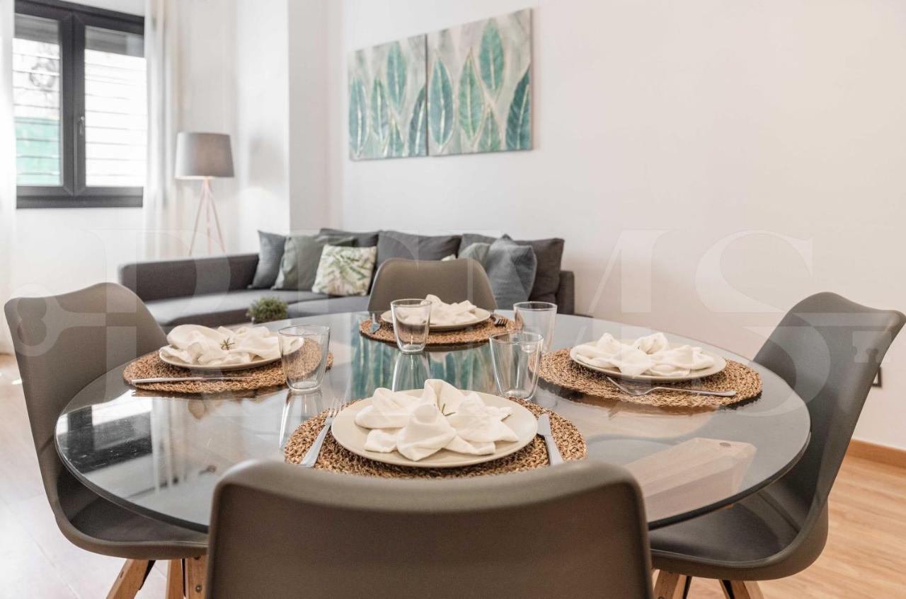 3Br Apartment With Parking And Patio In The Center By Rems Малага Екстериор снимка