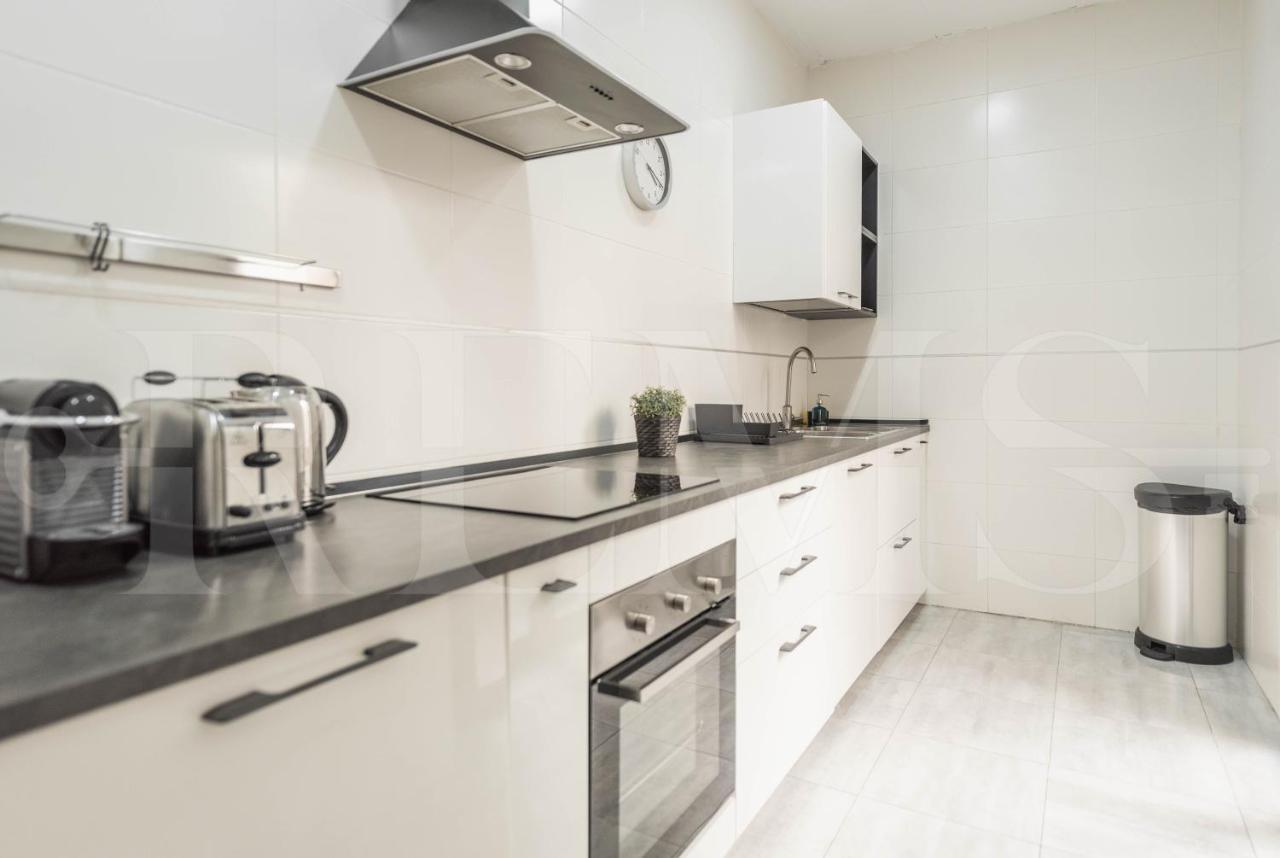3Br Apartment With Parking And Patio In The Center By Rems Малага Екстериор снимка