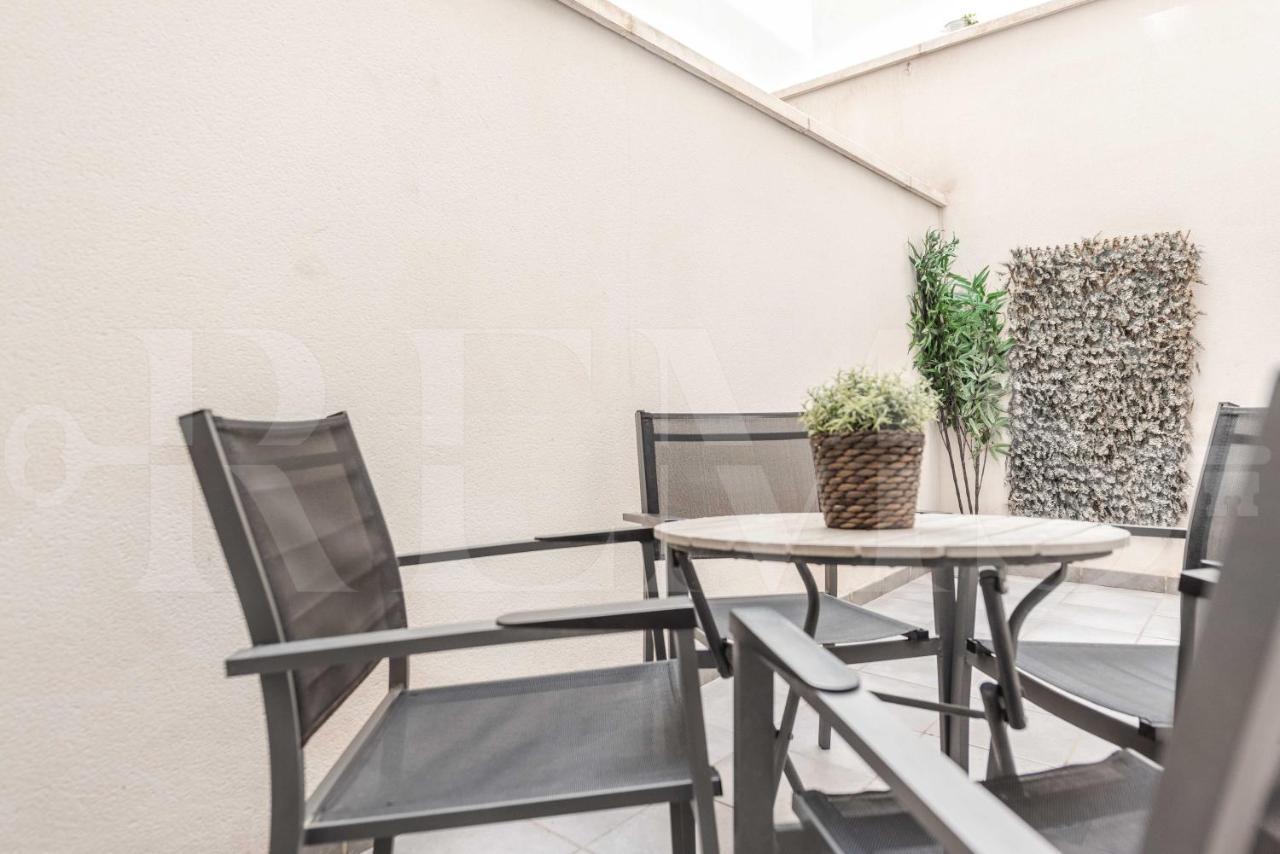 3Br Apartment With Parking And Patio In The Center By Rems Малага Екстериор снимка