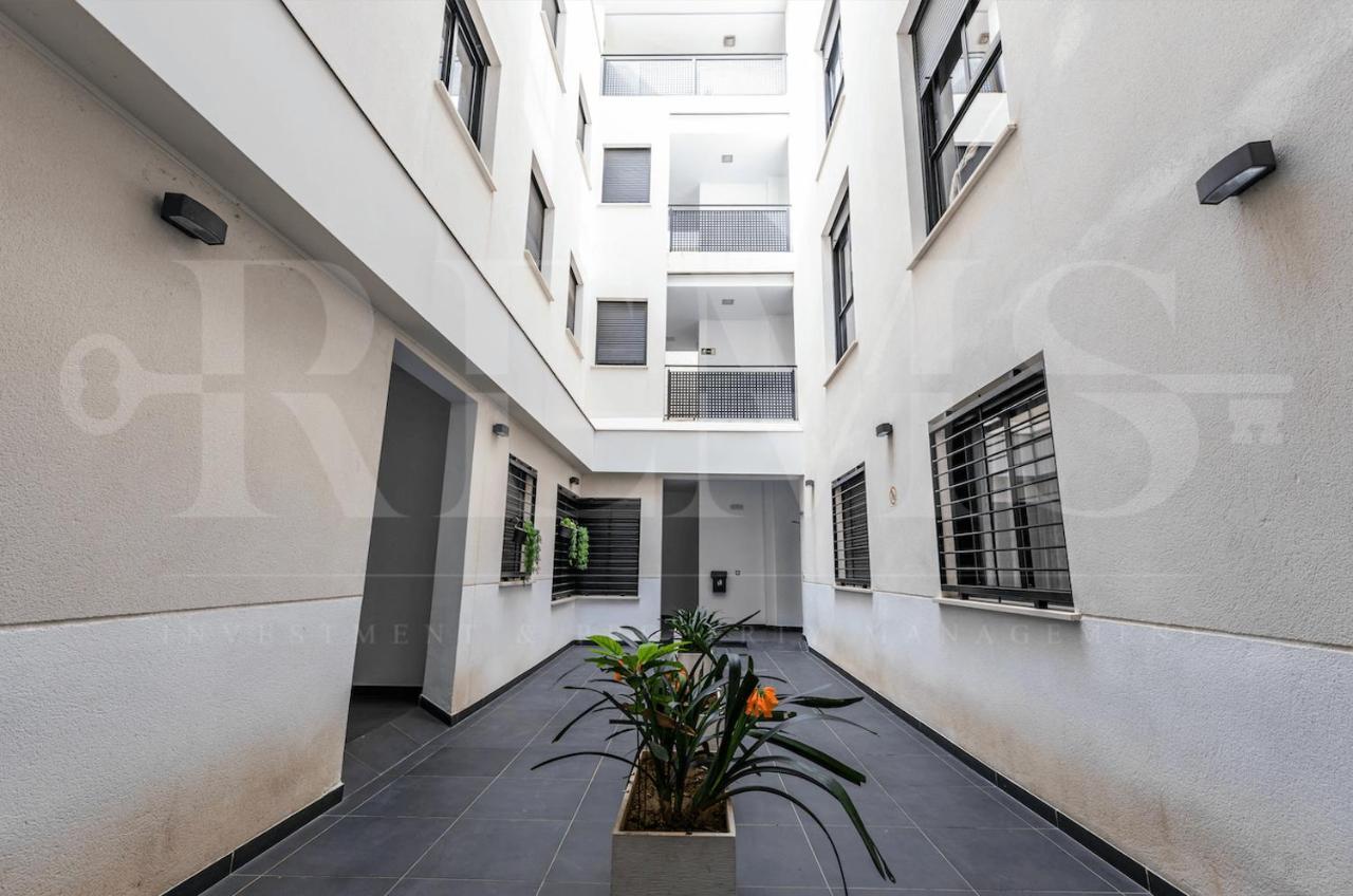 3Br Apartment With Parking And Patio In The Center By Rems Малага Екстериор снимка