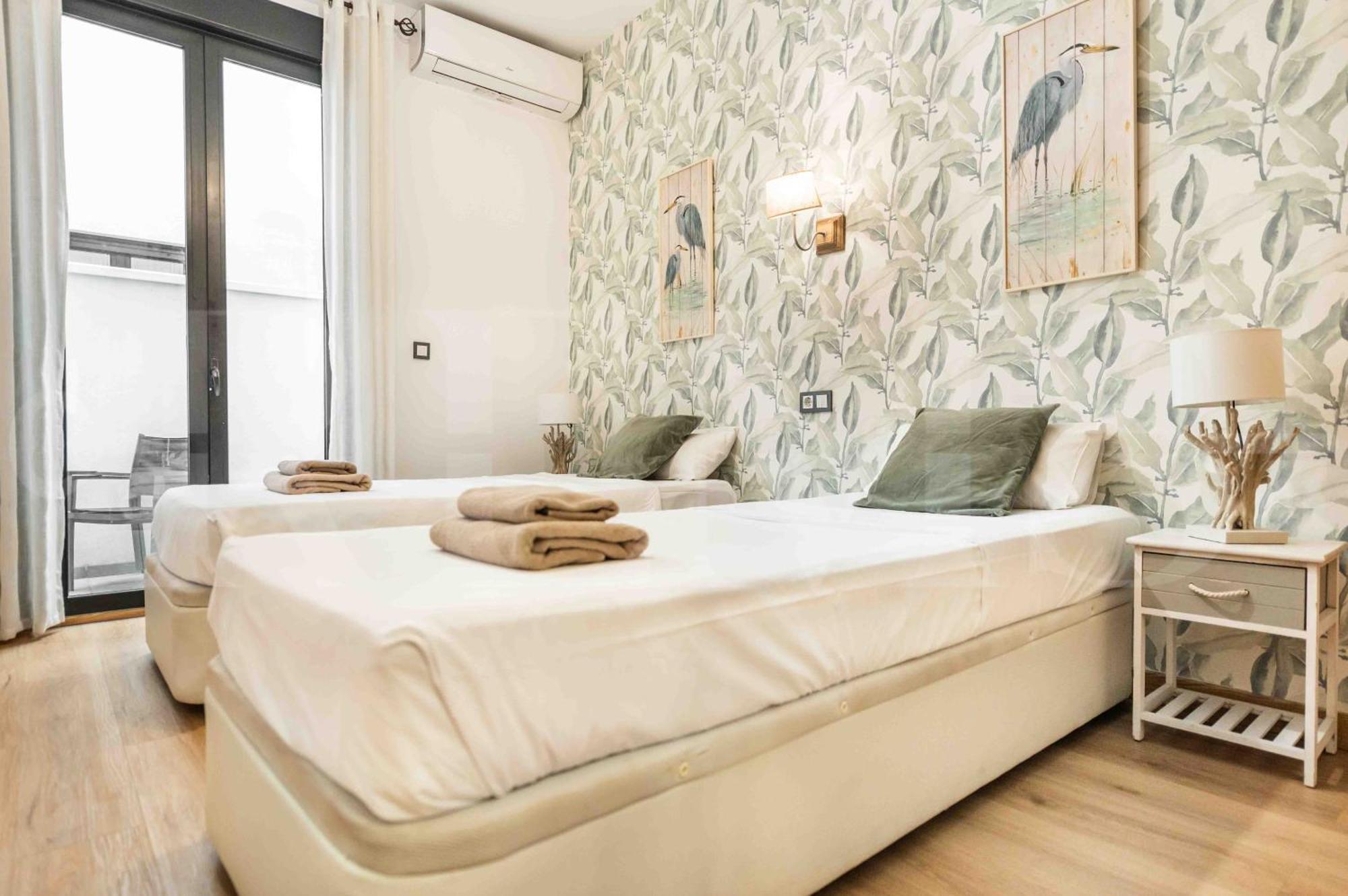 3Br Apartment With Parking And Patio In The Center By Rems Малага Екстериор снимка